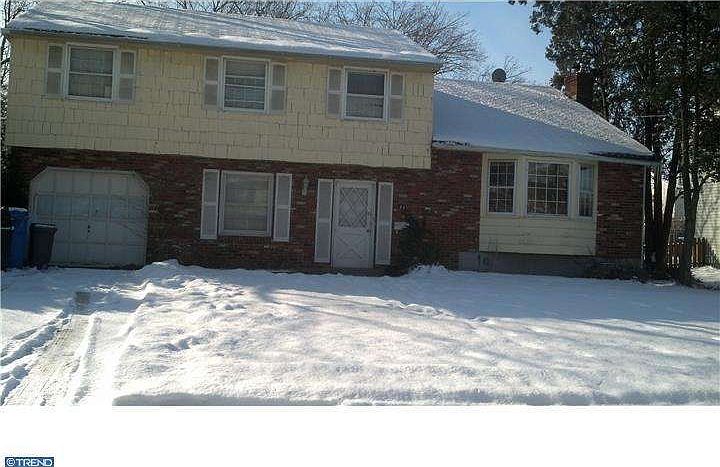 2nd image of 33 Lantern Ln