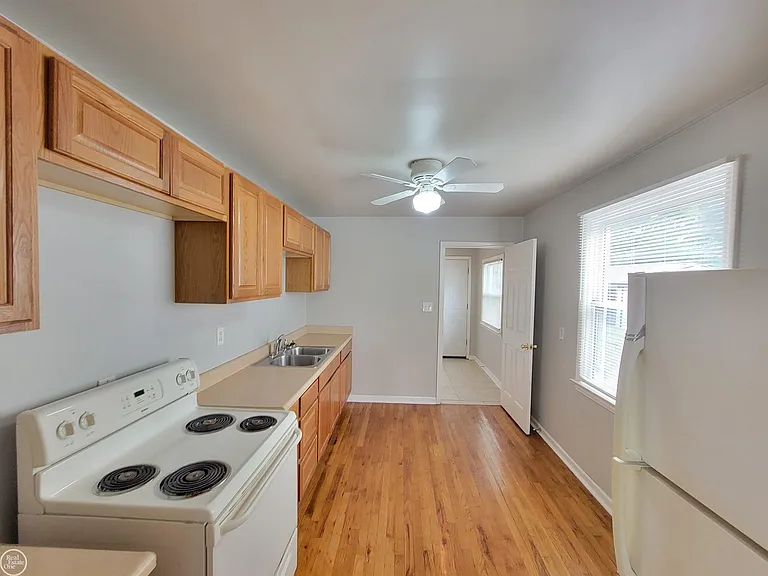 3657 Alvina Ave — Photo 8