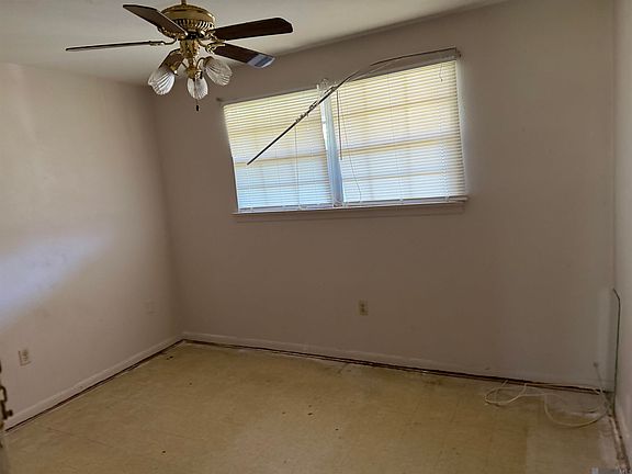 5th image of 1825 Lombard Dr