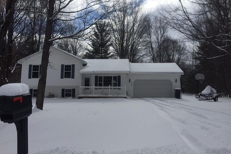 1st image of 2428 Holland Cir