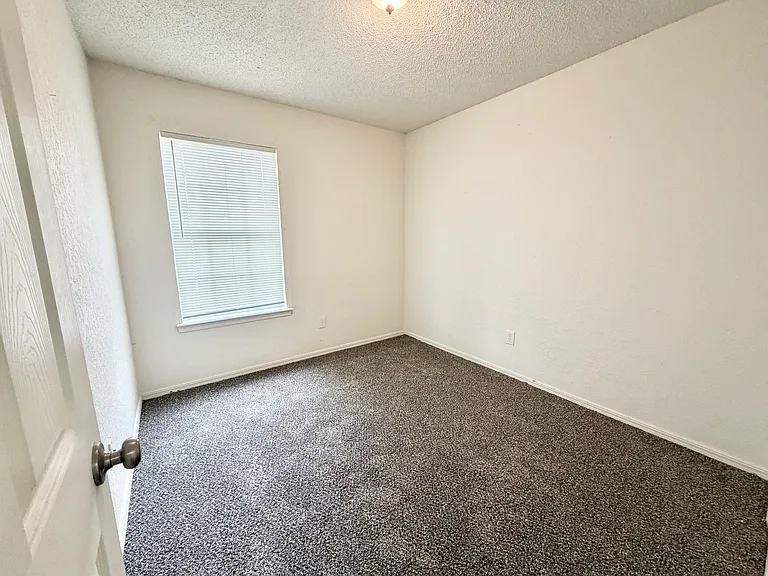 3832 SW 24th St — Photo 7