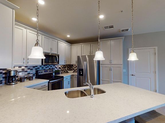 3rd image of 2511 W QUEEN CREEK Road #173