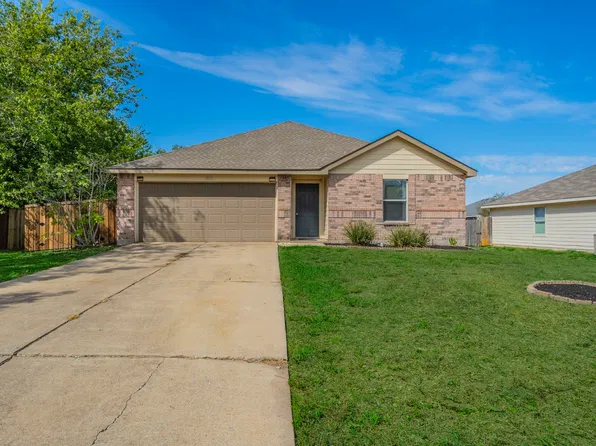 1803 Brookwood Dr, Terrell, TX 75160