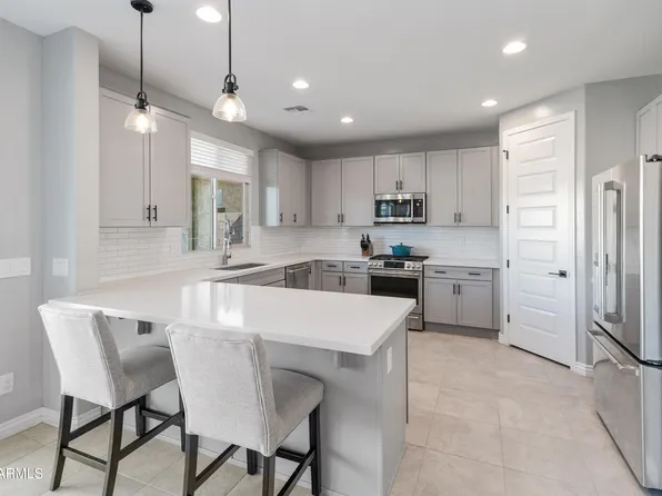 518 E BALAO Drive, Phoenix, AZ 85085