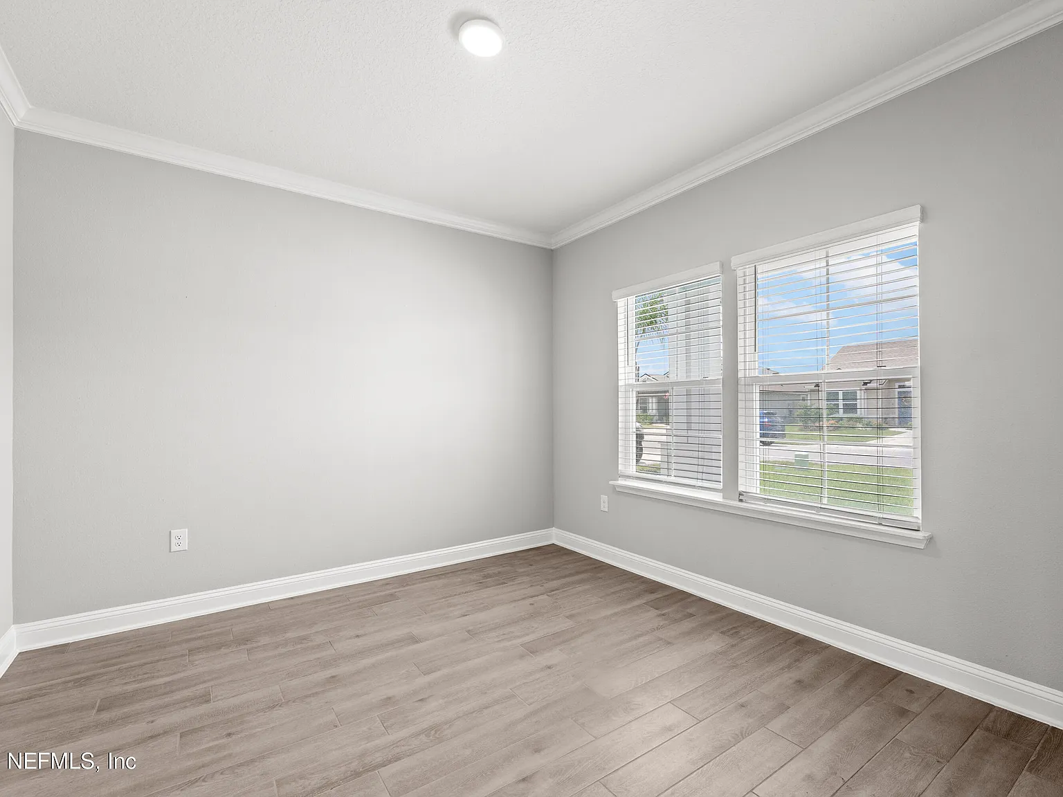 4 bed, 4.0 bath, 2489 sqft, $2,900 — Photo 4