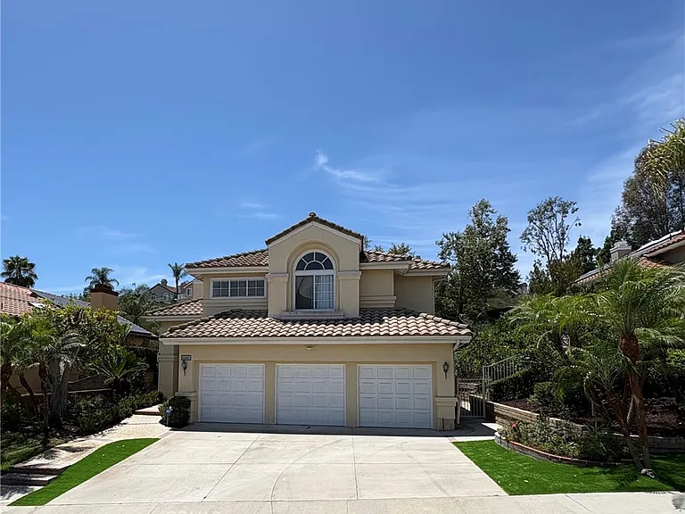 26601 White Oaks Dr — Photo 1