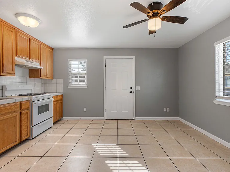 125 S 6th Ave #10 — Photo 10