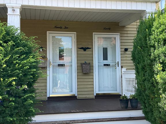 Front porch entrance
