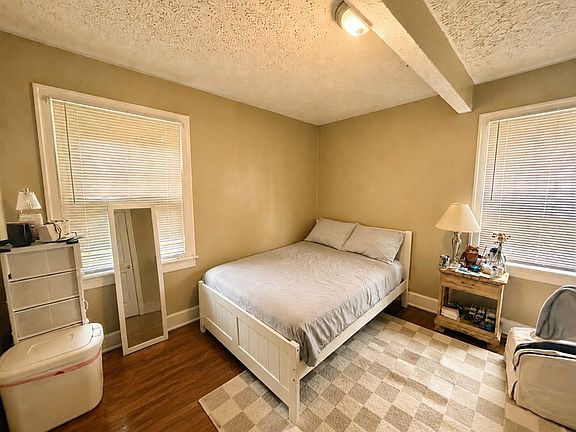 5th image of 715 Golfview Dr