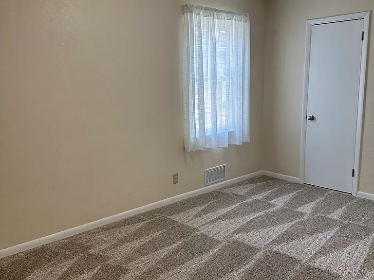717 Saratoga Ave — Photo 11