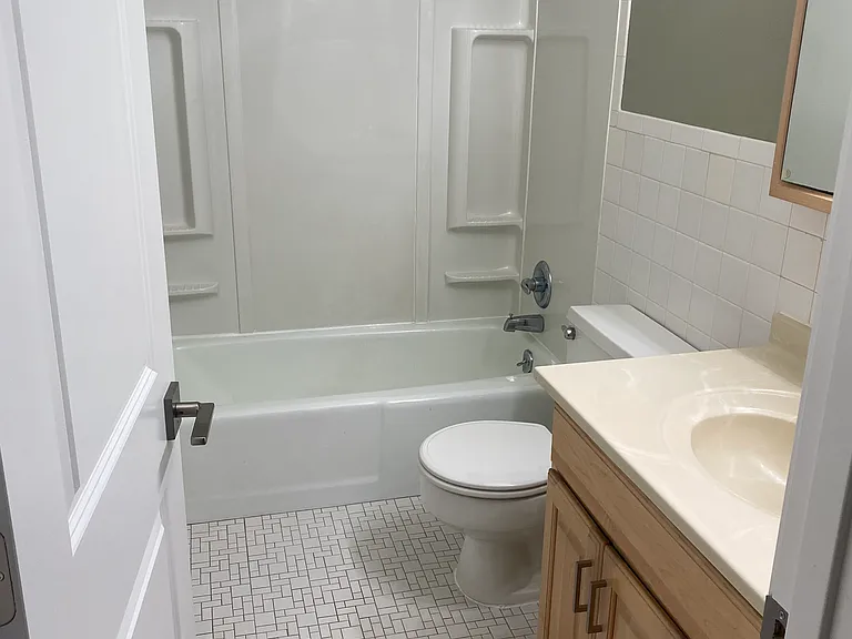 2127 Twin Bluff Rd #102 — Photo 15