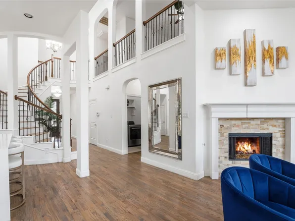 2461 Kingsgate Dr, Little Elm, TX 75068