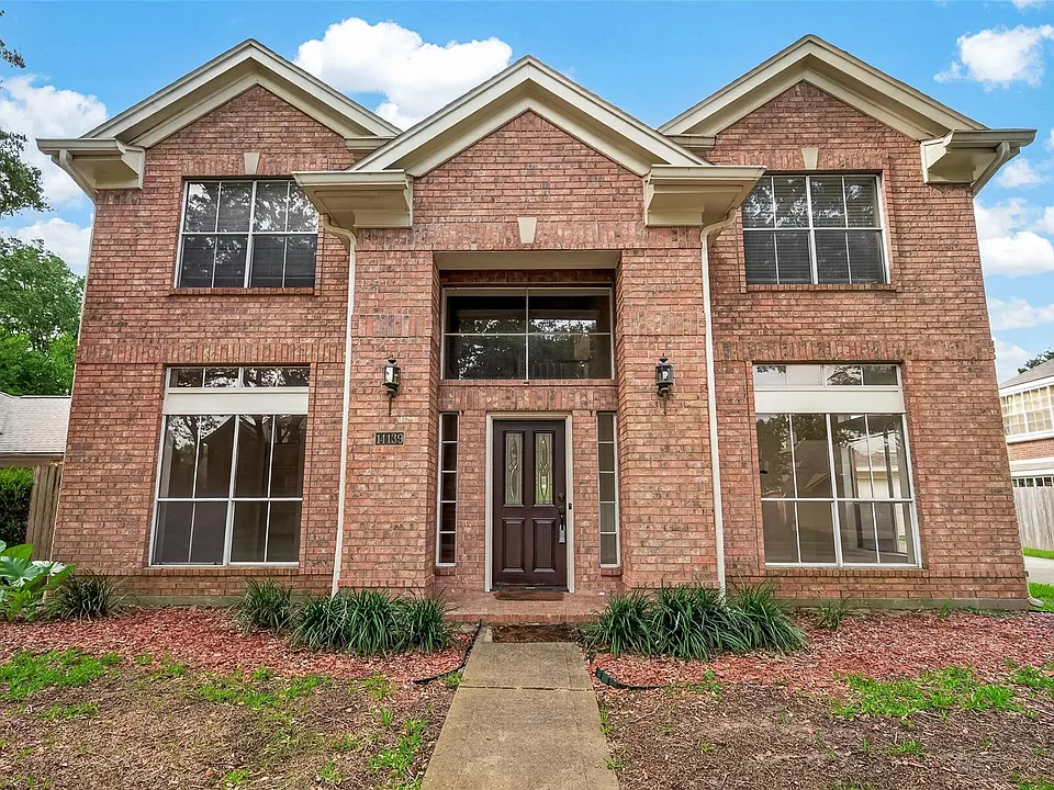 14139 Swallowfield Dr