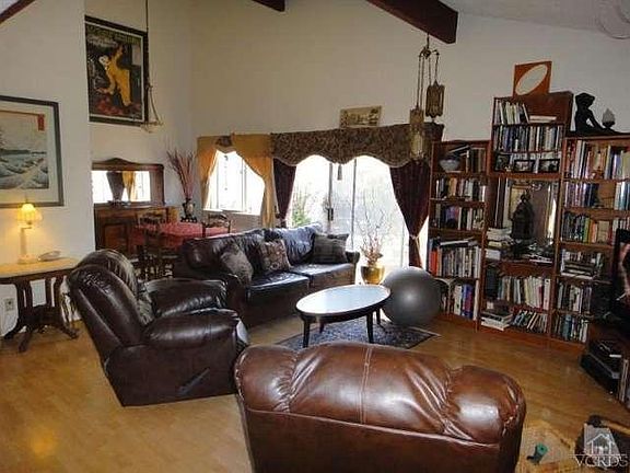 3rd image of 518 W Vineyard Ave #114