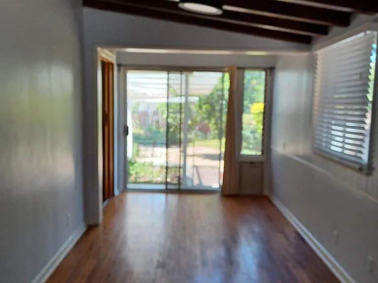 21913 Lopez St — Photo 3
