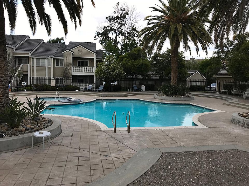 1st image of 858 Bucks Lake Ct