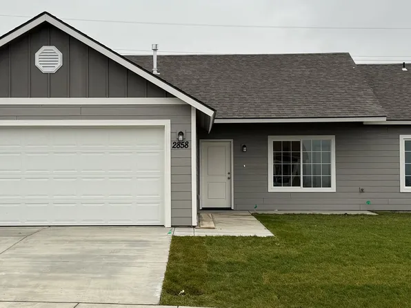 2858 Cardinal Pl, Umatilla, OR 97882