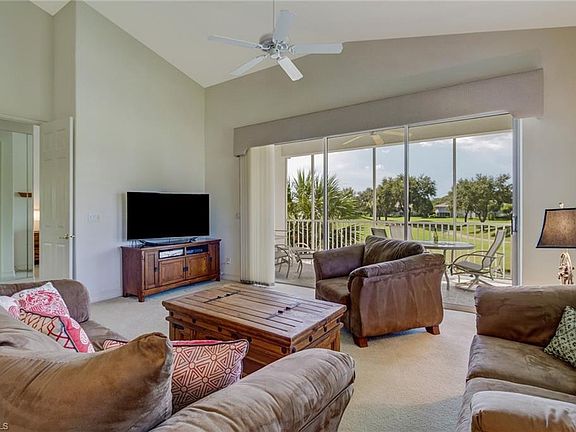 3rd image of 3163 Lancaster Dr #4