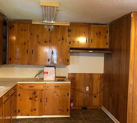 2nd image of 211 Teresa Dr