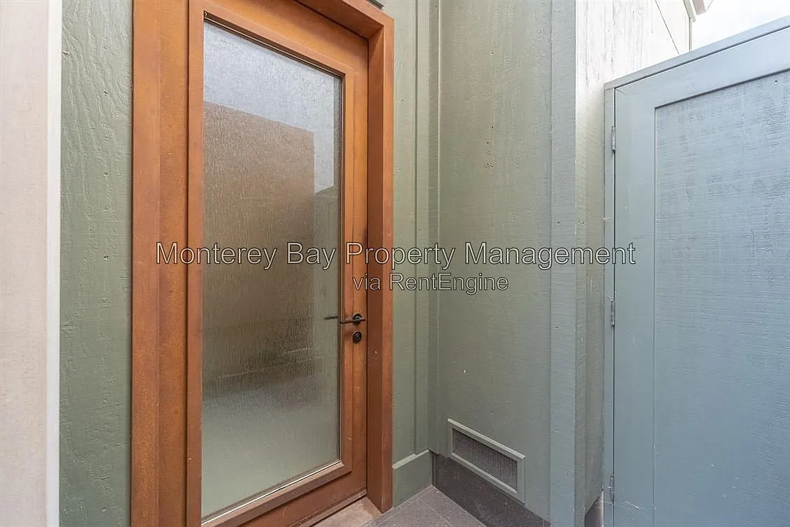 1 bed, 1.5 bath, 1000 sqft, $3,500 — Photo 2