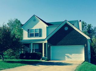 200 Woodland Lakes Dr, La Grange, KY 40031