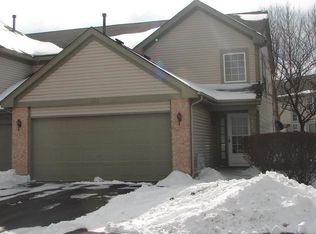 525 Knoxbury Ct, Elgin, IL 60123
