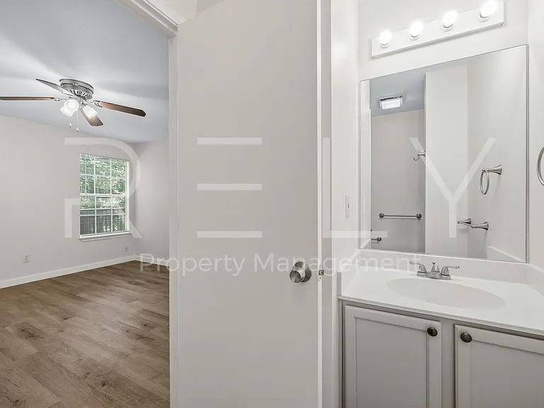 2908 Whisper Oaks Ln #D — Photo 27