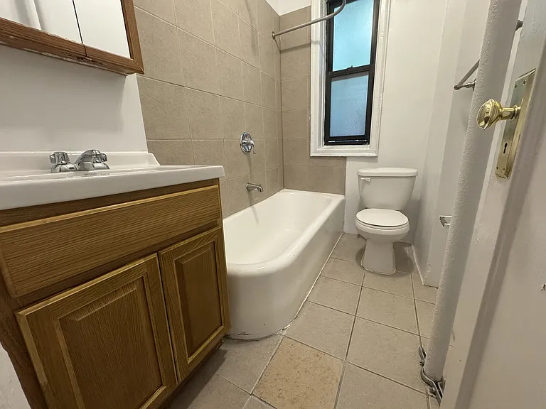 3215-3217 Hull Ave #2A — Photo 18