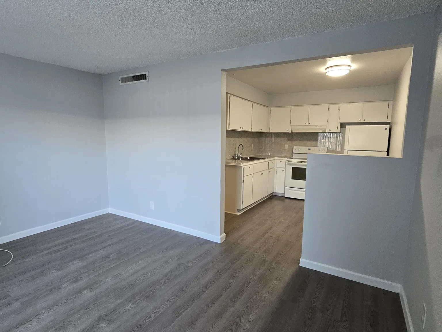 2 bed, 1.0 bath, $1,250 — Photo 1