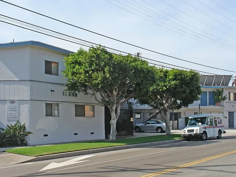 10300 National Blvd — Photo 9