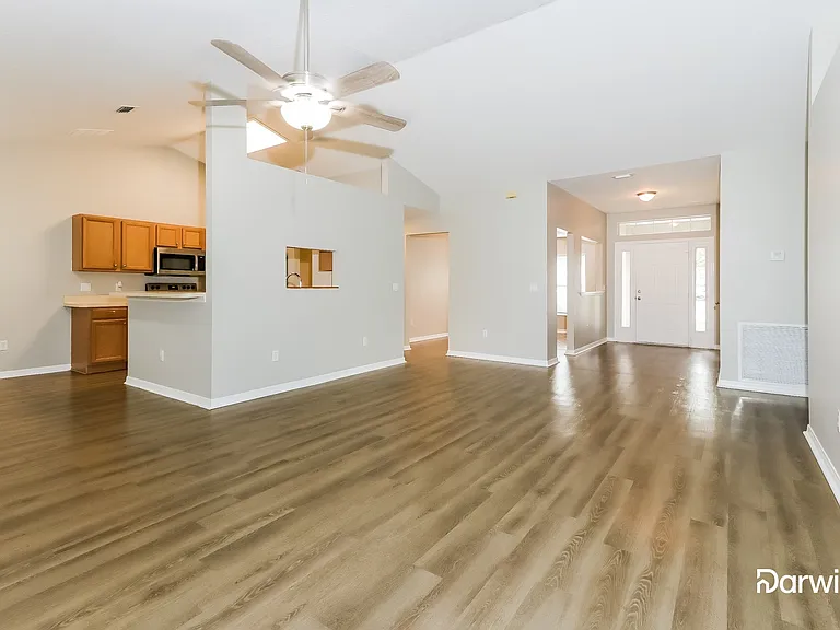 2431 SE Gilbert Ave — Photo 5