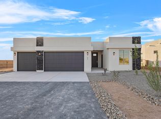 521 2nd St NE, Rio Rancho, NM 87124