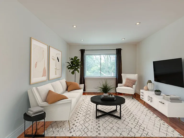 2066 Gerrard St E #UPPER — Photo 2