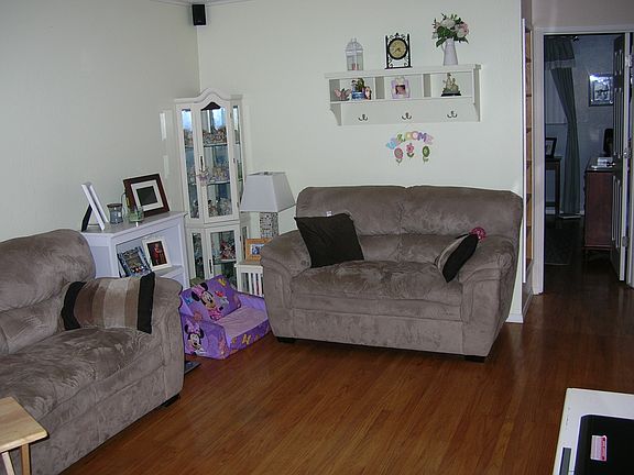 3rd image of 204 El Dorado Dr