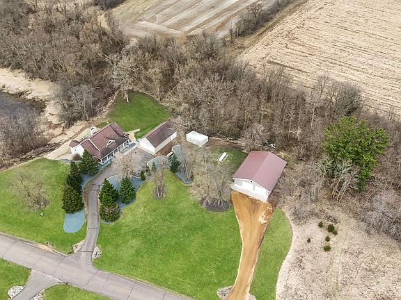 3rd image of 402 Rock Ridge Trl