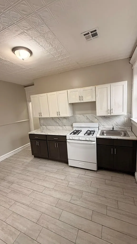 2 bed, $1,750 — Photo 2