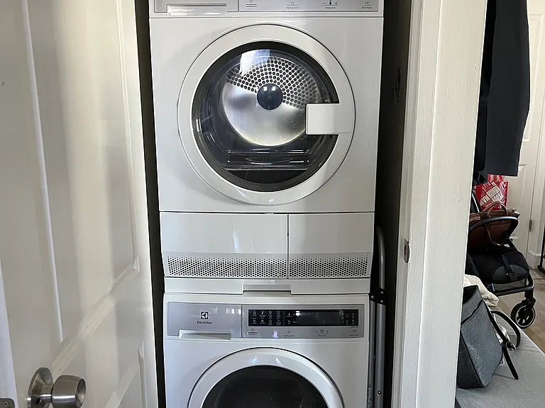 Stacked washer dryer