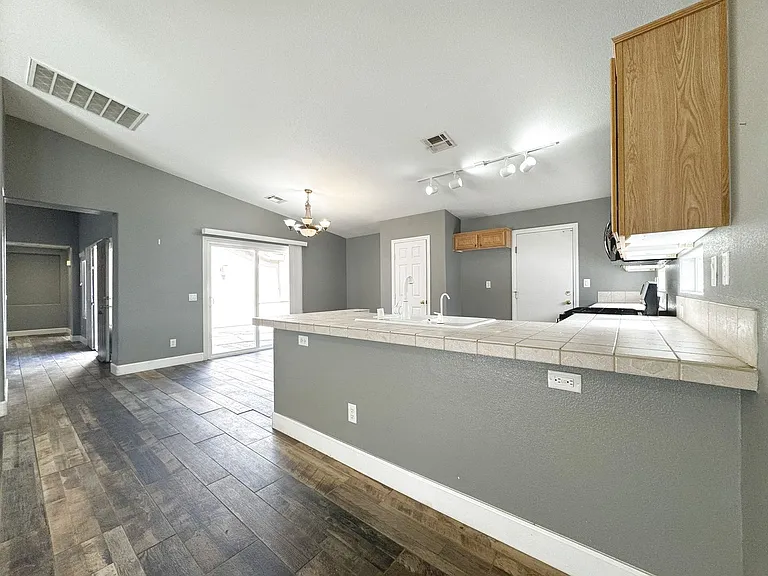 8209 Dusty Valley Ct — Photo 18
