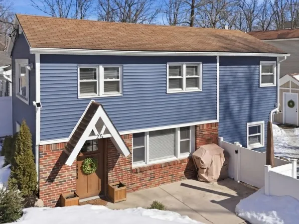 25 Bucknell Way, Hopatcong Boro, NJ 07843