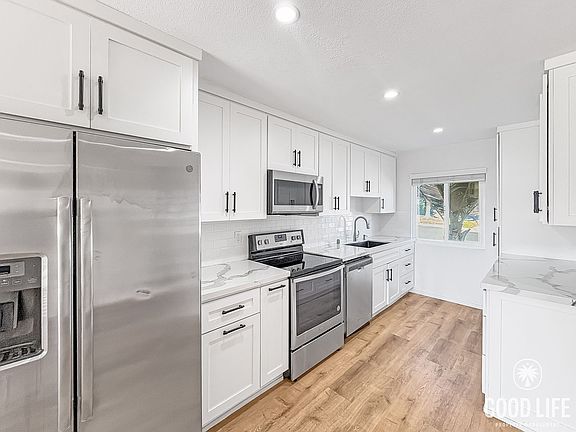 3rd image of 5716 Ferber St