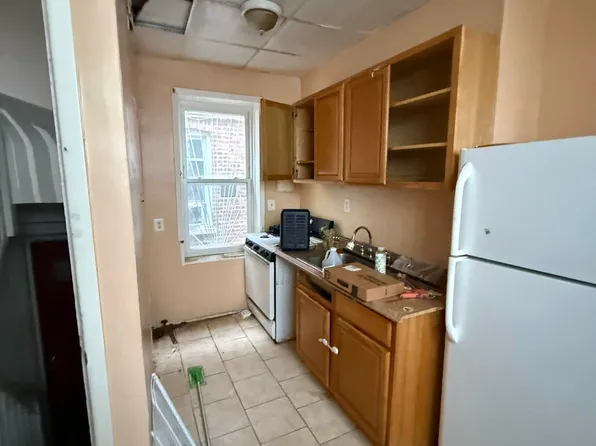 162 East 40th Street image 8 of 10