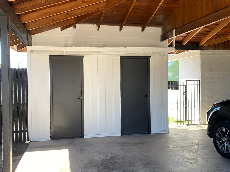 527 W Glenrosa Ave — Photo 7