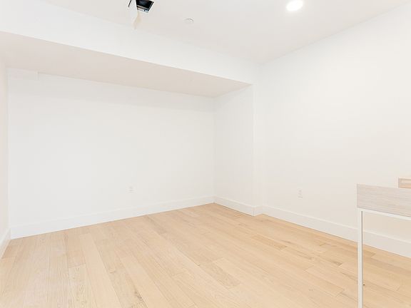 5th image of 180 Water St #1M
