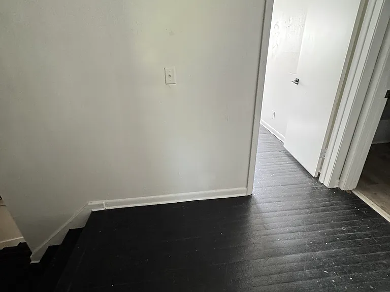 1131 Phelps St — Photo 12