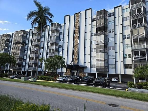 2nd image of 300 Diplomat Pkwy APT 203