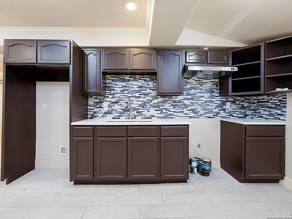 5th image of 2134 BARNEY AVE