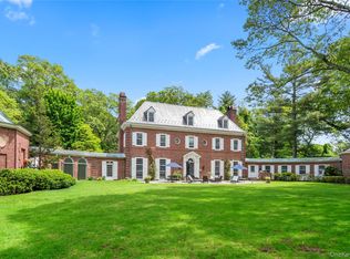 88 Wheatley Road, Old Westbury, NY 11568