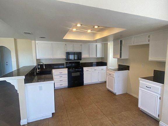 3rd image of 25893 Joanne Dr