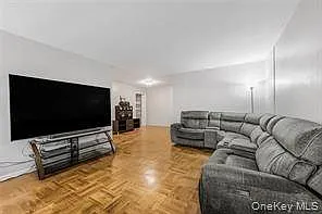 1234 Midland Ave #1C — Photo 4