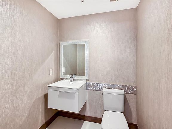 4th image of 17301 Biscayne Boulevard #1801